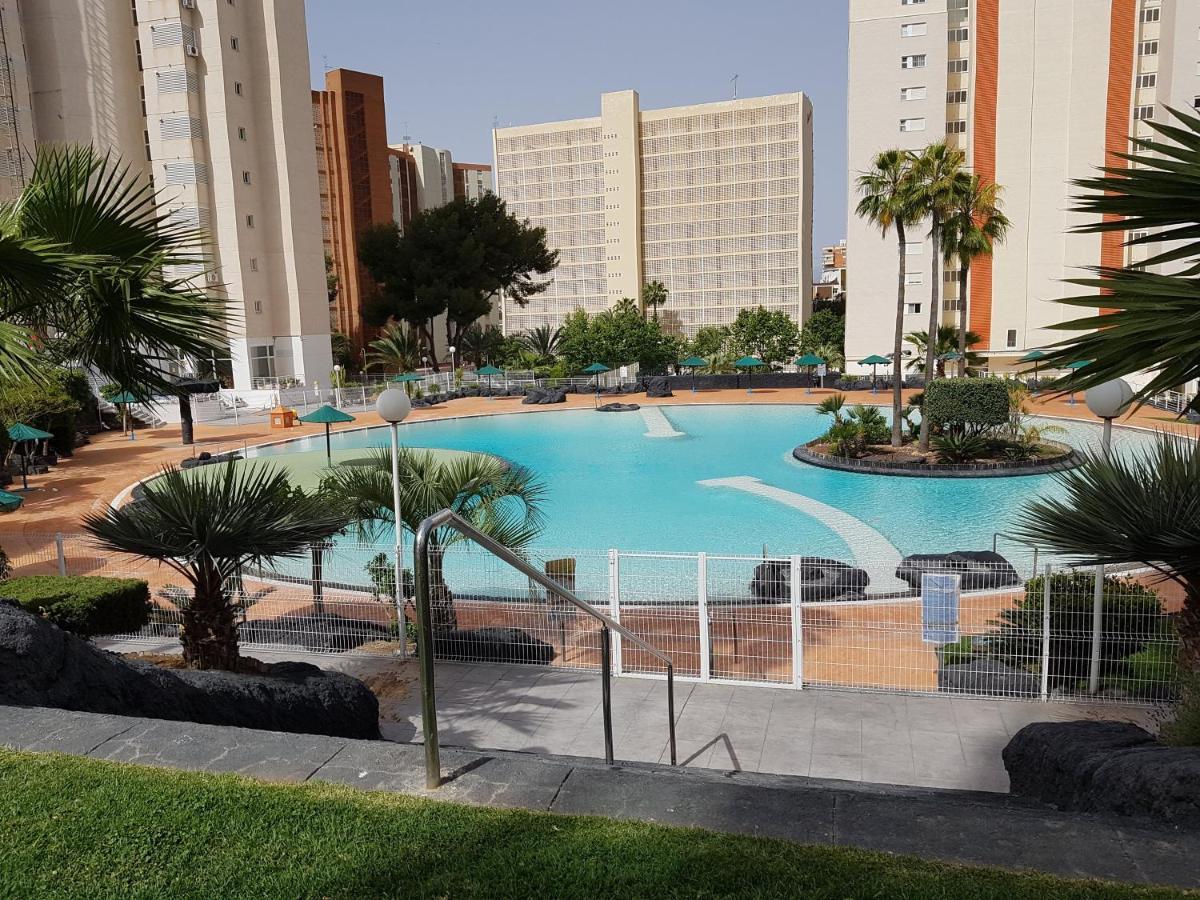 Ideal familias en urbanización de lujo a 600m de la playa Levante con Wifi, AC y Parking Benidorm Exterior foto